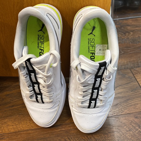 Like new Puma white sneakers!! Size 8.5 - Picture 3 of 6
